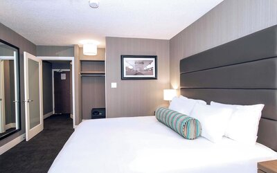 Sandman Signature Calgary Downtown Hotel