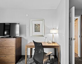 Staybridge Suites Calgary Airport by IHG
