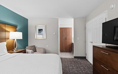 Staybridge Suites Calgary Airport by IHG