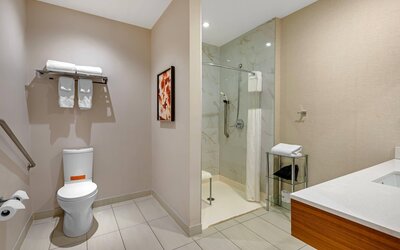 Radisson Hotel & Conference Centre Calgary Airport
