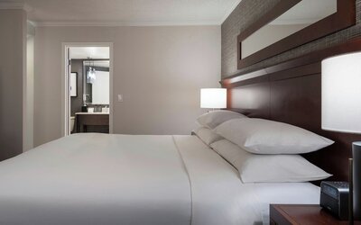 Sheraton Cavalier Calgary Hotel