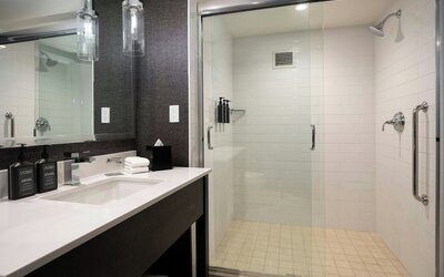 Sheraton Cavalier Calgary Hotel