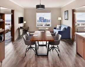 Four Points by Sheraton Calgary Airport