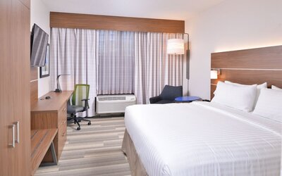 Holiday Inn Express & Suites Indianapolis Dtn-Conv Ctr Area by IHG