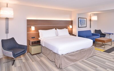 Holiday Inn Express & Suites Indianapolis Dtn-Conv Ctr Area by IHG