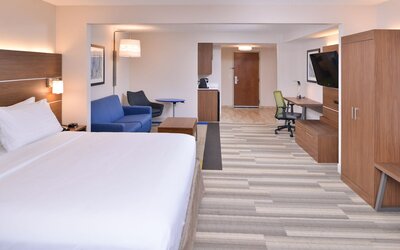 Holiday Inn Express & Suites Indianapolis Dtn-Conv Ctr Area by IHG
