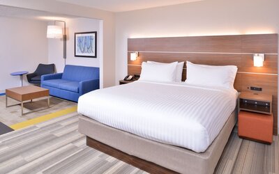 Holiday Inn Express & Suites Indianapolis Dtn-Conv Ctr Area by IHG