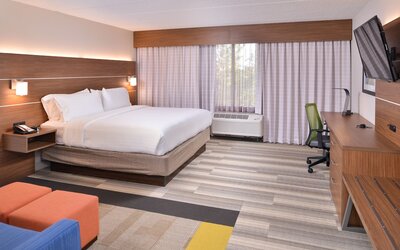 Holiday Inn Express & Suites Indianapolis Dtn-Conv Ctr Area by IHG