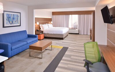 Holiday Inn Express & Suites Indianapolis Dtn-Conv Ctr Area by IHG