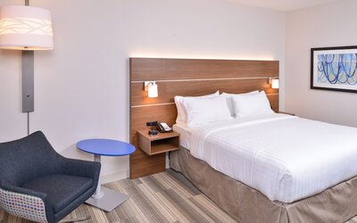 Holiday Inn Express & Suites Indianapolis Dtn-Conv Ctr Area by IHG
