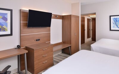 Holiday Inn Express & Suites Indianapolis Dtn-Conv Ctr Area by IHG