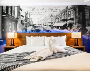 Acclaim Hotel By CLIQUE