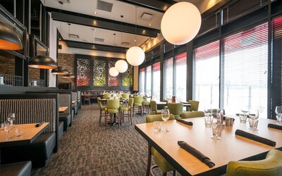 Acclaim Hotel By CLIQUE