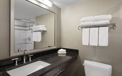 Holiday Inn Calgary-Airport by IHG
