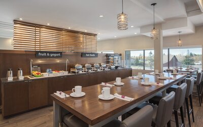 Holiday Inn Calgary-Airport by IHG