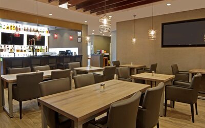 Holiday Inn Calgary-Airport by IHG