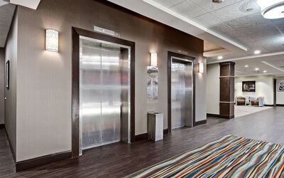 Best Western Plus Port O'Call Hotel
