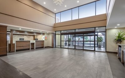 Best Western Plus Port O'Call Hotel