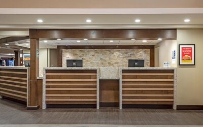 Best Western Plus Port O'Call Hotel