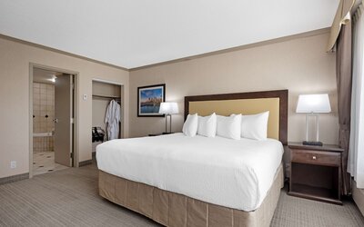 Best Western Plus Port O'Call Hotel