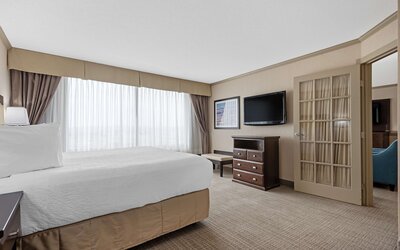 Best Western Plus Port O'Call Hotel