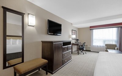 Best Western Plus Port O'Call Hotel