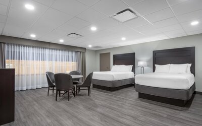 Best Western Plus Port O'Call Hotel