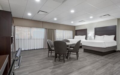 Best Western Plus Port O'Call Hotel