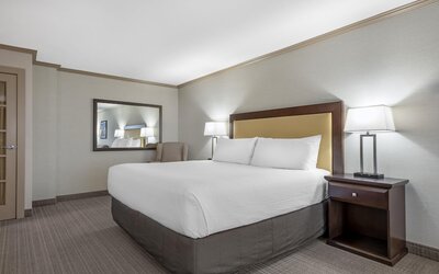 Best Western Plus Port O'Call Hotel