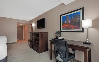 Best Western Plus Port O'Call Hotel