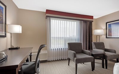 Best Western Plus Port O'Call Hotel
