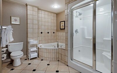 Best Western Plus Port O'Call Hotel