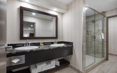 Best Western Plus Port O'Call Hotel