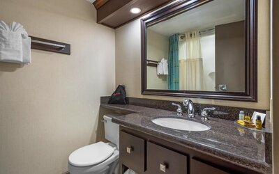 Best Western Plus Port O'Call Hotel