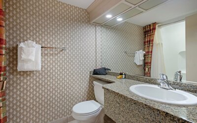Best Western Plus Port O'Call Hotel