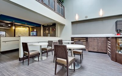 Best Western Plus Port O'Call Hotel