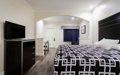 Day use room with work desk at Palace Inn TX 249.