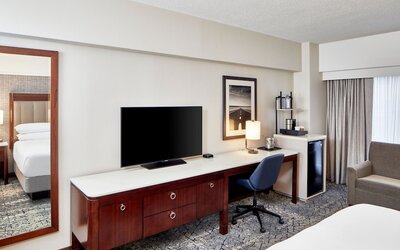 Sheraton Indianapolis Hotel at Keystone Crossing