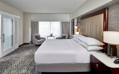 Sheraton Indianapolis Hotel at Keystone Crossing
