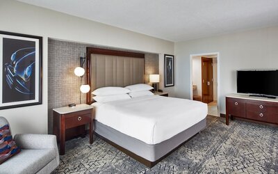 Sheraton Indianapolis Hotel at Keystone Crossing