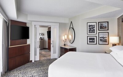Sheraton Indianapolis Hotel at Keystone Crossing