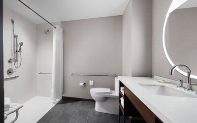 Courtyard By Marriott Calgary Downtown