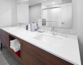 Holiday Inn Hotel & Suites Calgary Airport North by IHG