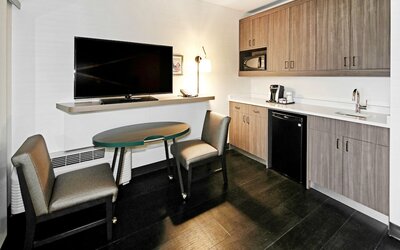 Holiday Inn Hotel & Suites Calgary Airport North by IHG