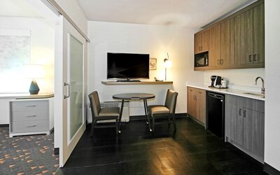 Holiday Inn Hotel & Suites Calgary Airport North by IHG
