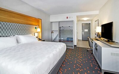 Holiday Inn Hotel & Suites Calgary Airport North by IHG