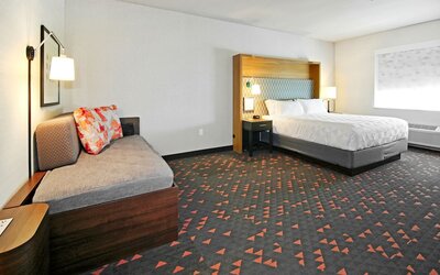 Holiday Inn Hotel & Suites Calgary Airport North by IHG