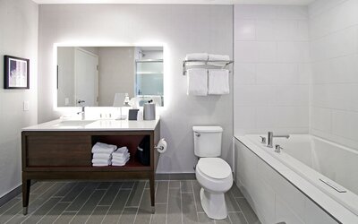 Holiday Inn Hotel & Suites Calgary Airport North by IHG