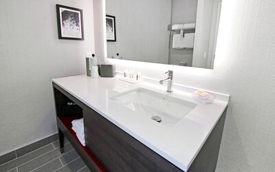 Holiday Inn Hotel & Suites Calgary Airport North by IHG