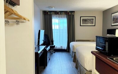 Divya Sutra Plaza and Conference Centre Calgary Airport